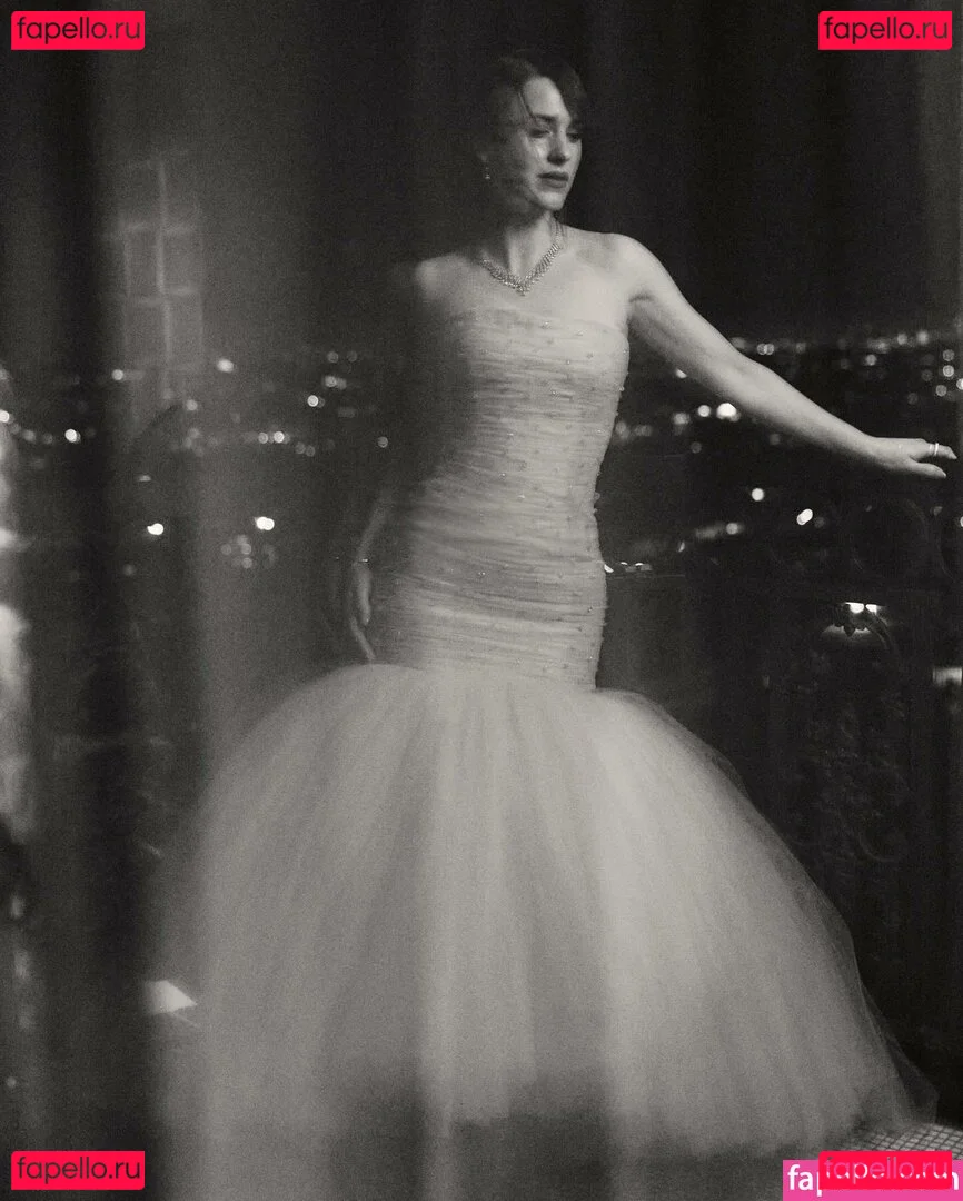 Rachel Brosnahan Onlyfans Photo Gallery 