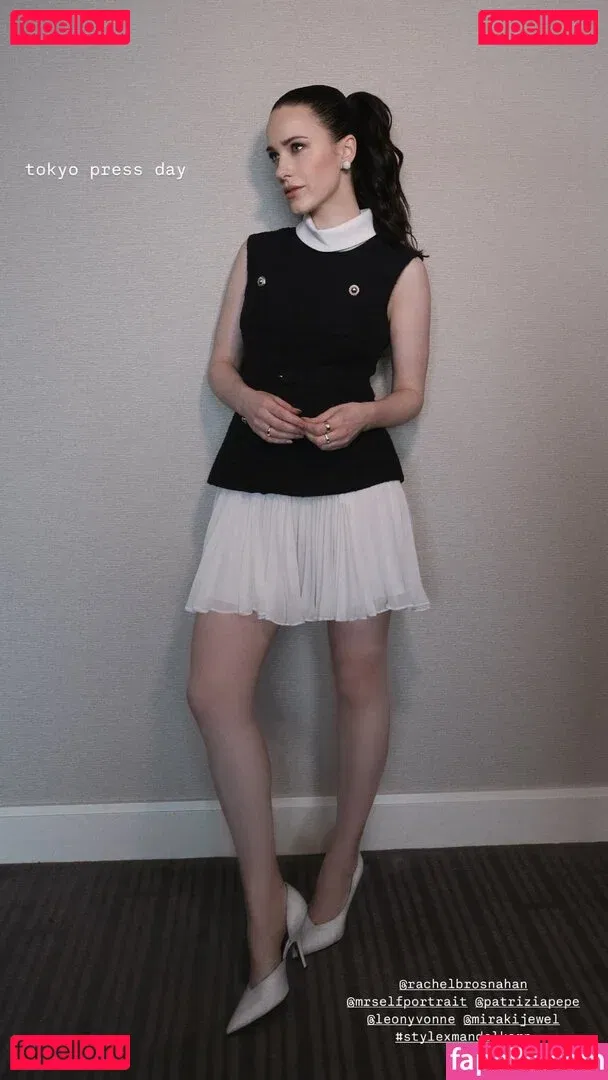 Rachel Brosnahan Onlyfans Photo Gallery 