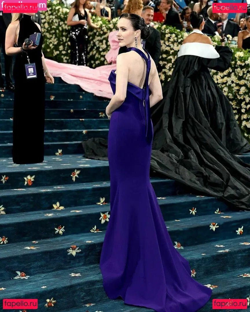 Rachel Brosnahan Onlyfans Photo Gallery 