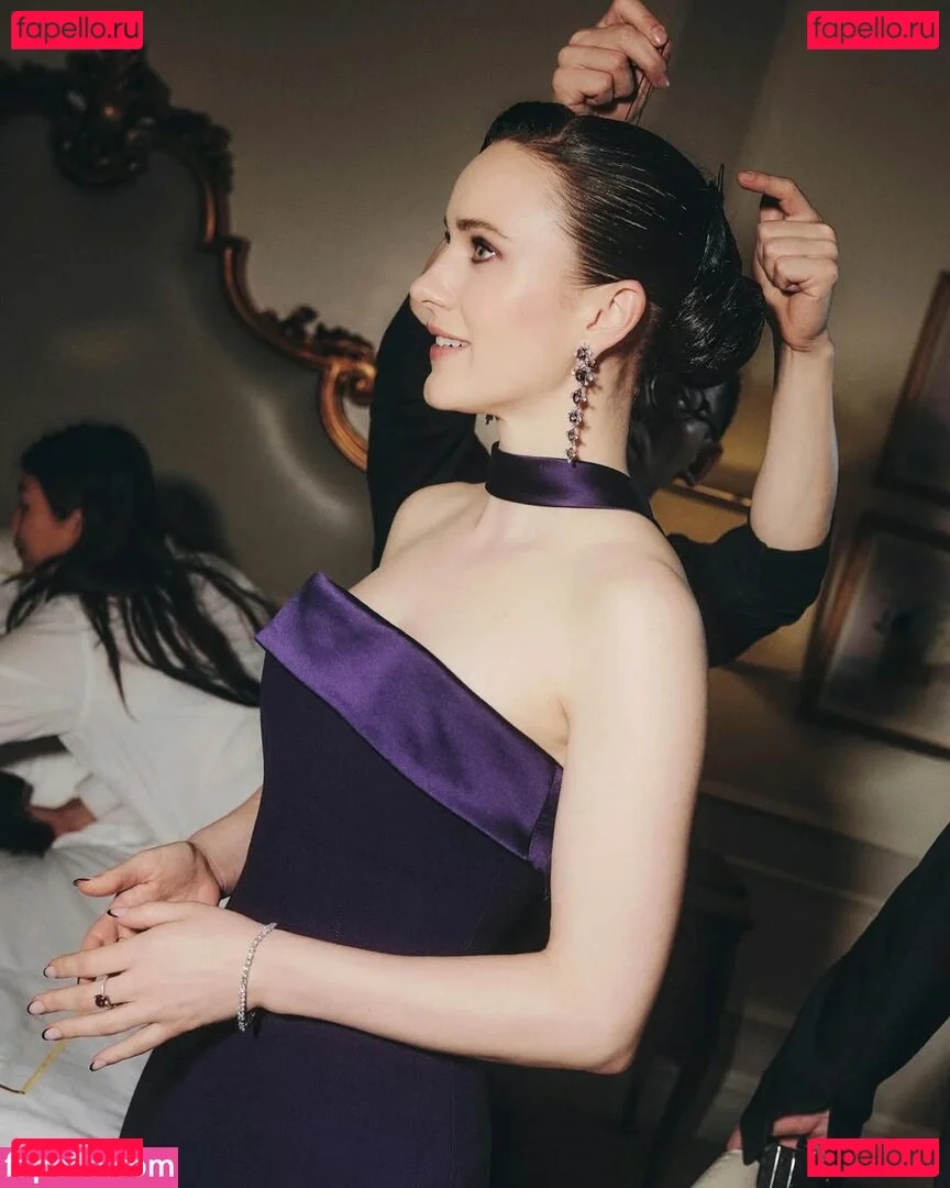 Rachel Brosnahan Onlyfans Photo Gallery 