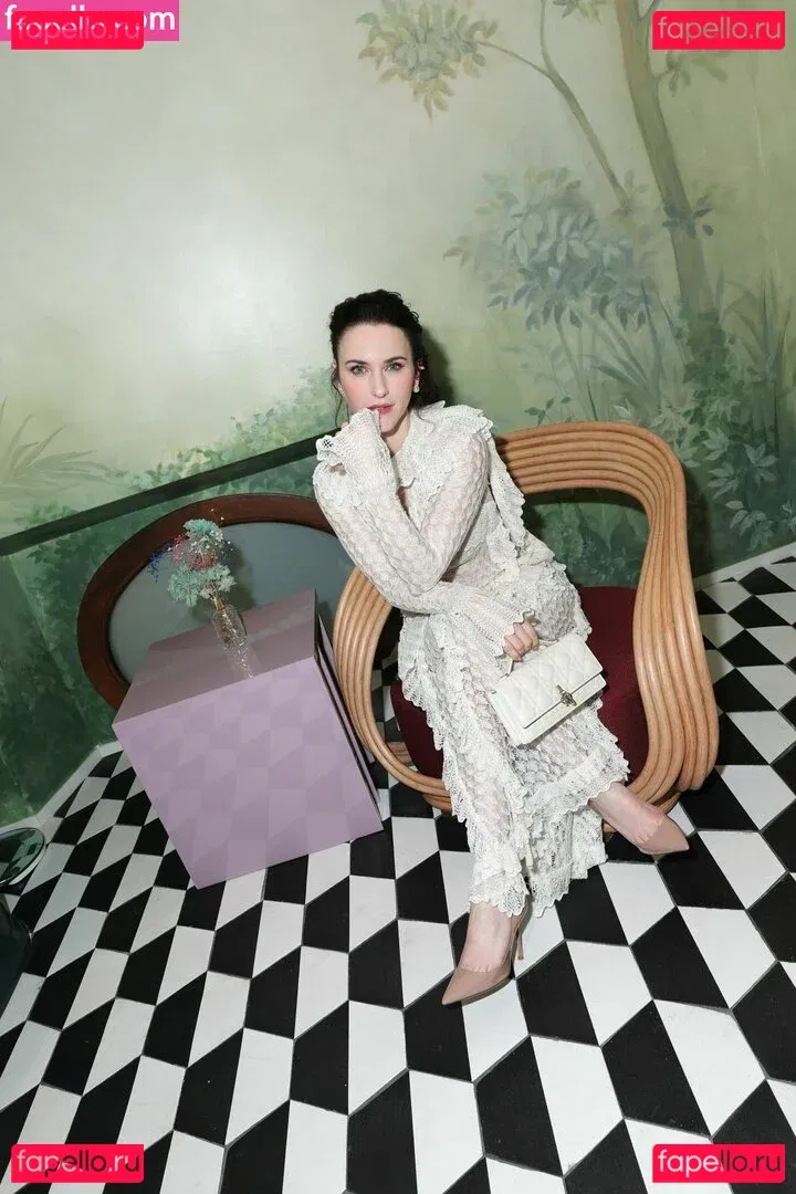 Rachel Brosnahan Onlyfans Photo Gallery 