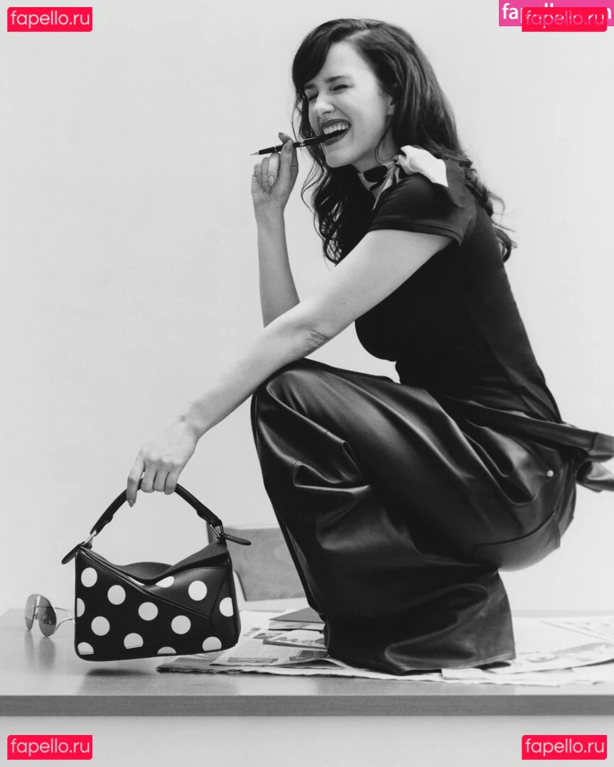 Rachel Brosnahan Onlyfans Photo Gallery 