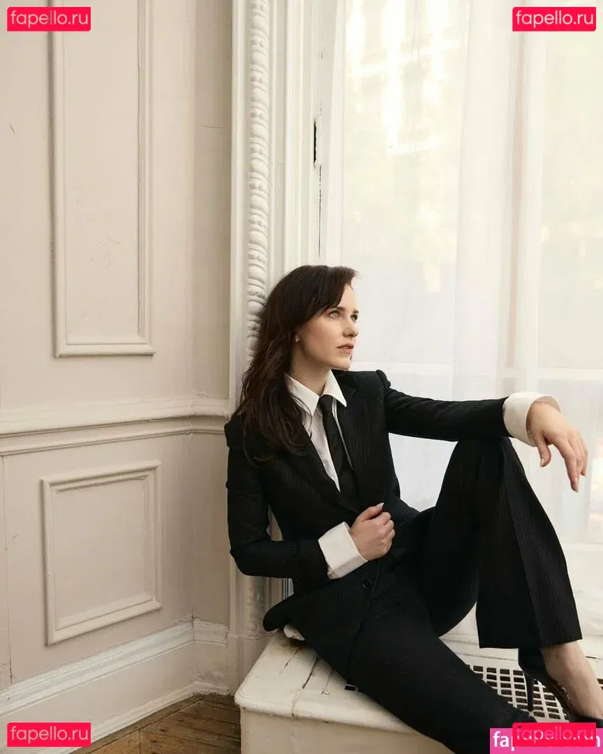 Rachel Brosnahan Onlyfans Photo Gallery 