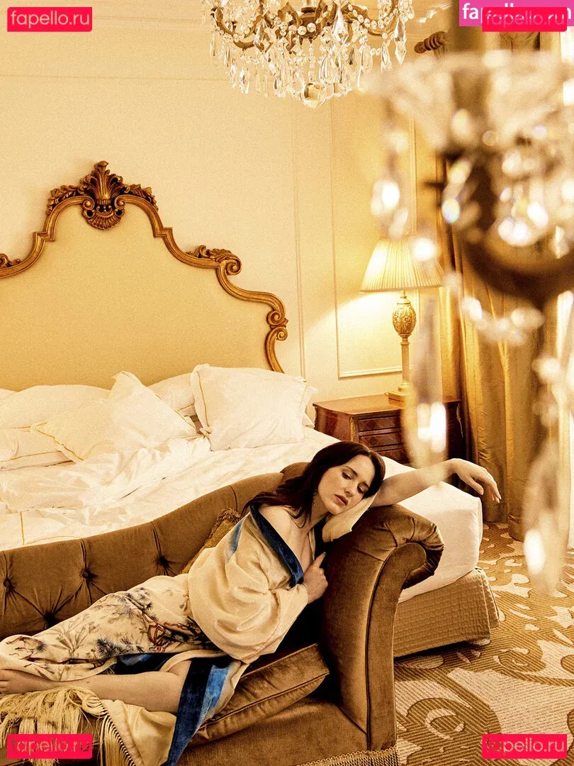 Rachel Brosnahan Onlyfans Photo Gallery 