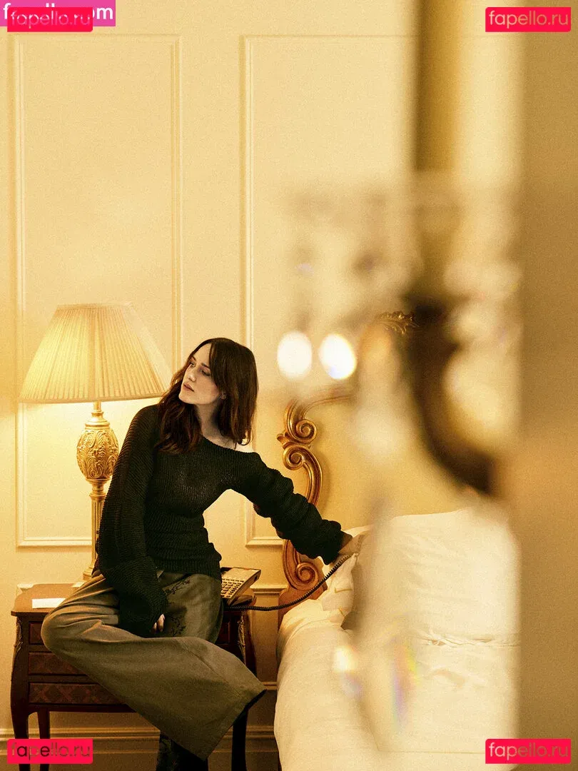 Rachel Brosnahan Onlyfans Photo Gallery 