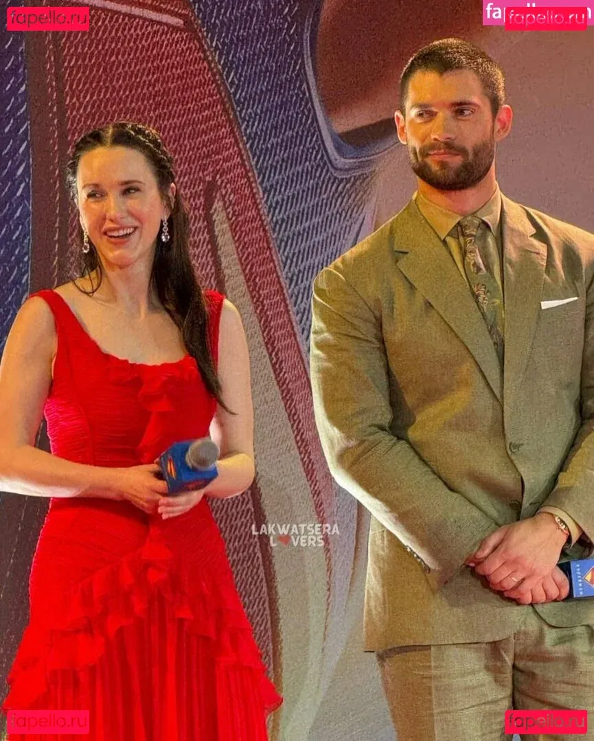 Rachel Brosnahan Onlyfans Photo Gallery 