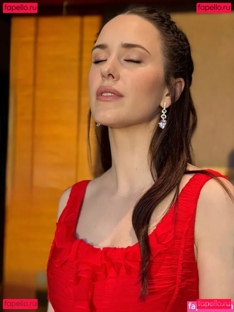 Rachel Brosnahan Onlyfans Photo Gallery 