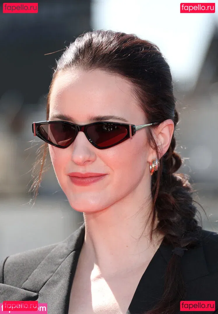 Rachel Brosnahan Onlyfans Photo Gallery 