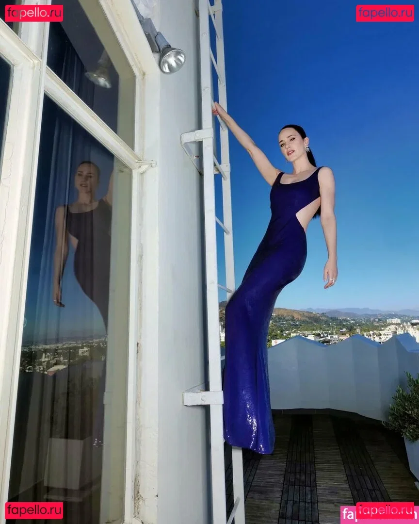 Rachel Brosnahan Onlyfans Photo Gallery 