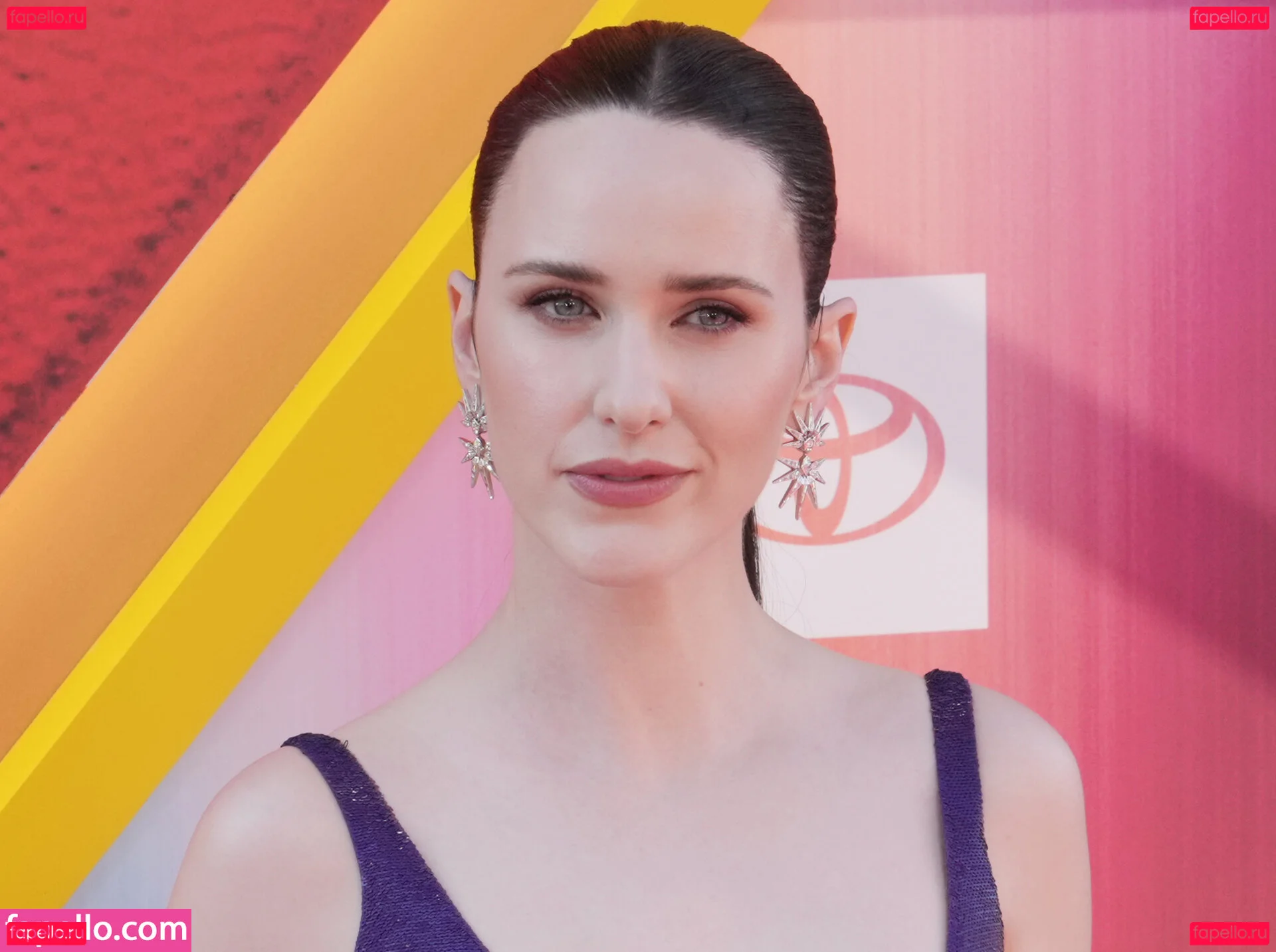 Rachel Brosnahan Onlyfans Photo Gallery 
