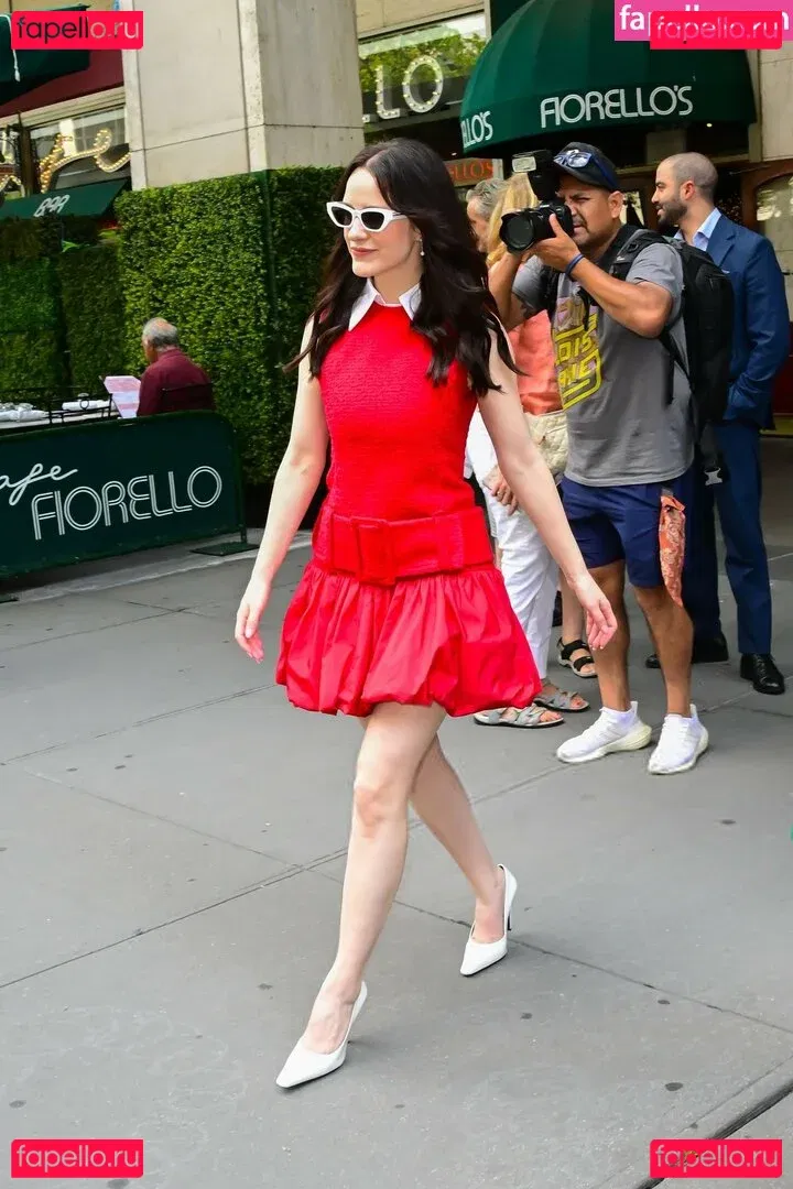 Rachel Brosnahan Onlyfans Photo Gallery 