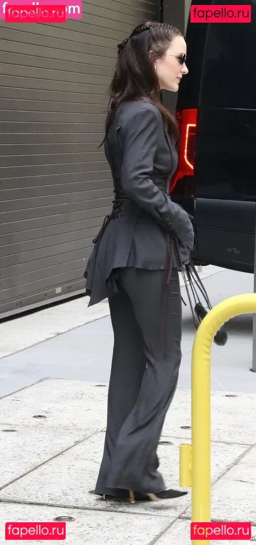 Rachel Brosnahan Onlyfans Photo Gallery 