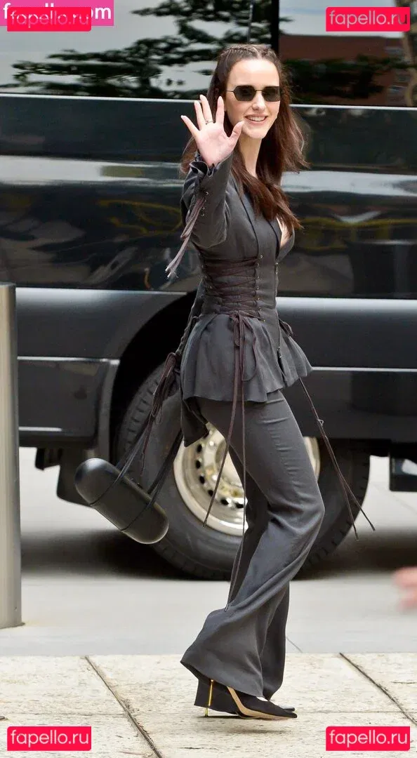 Rachel Brosnahan Onlyfans Photo Gallery 