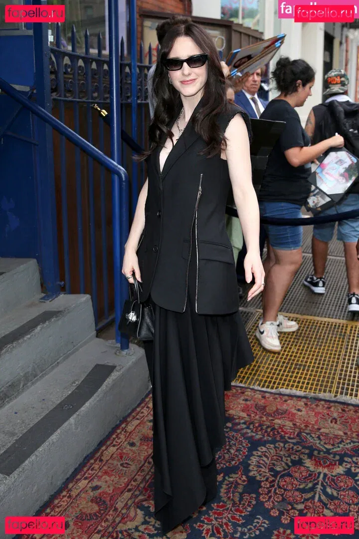 Rachel Brosnahan Onlyfans Photo Gallery 