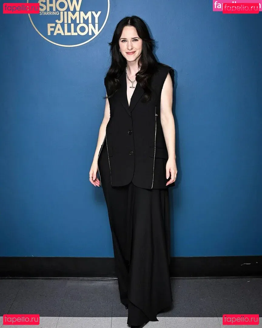 Rachel Brosnahan Onlyfans Photo Gallery 