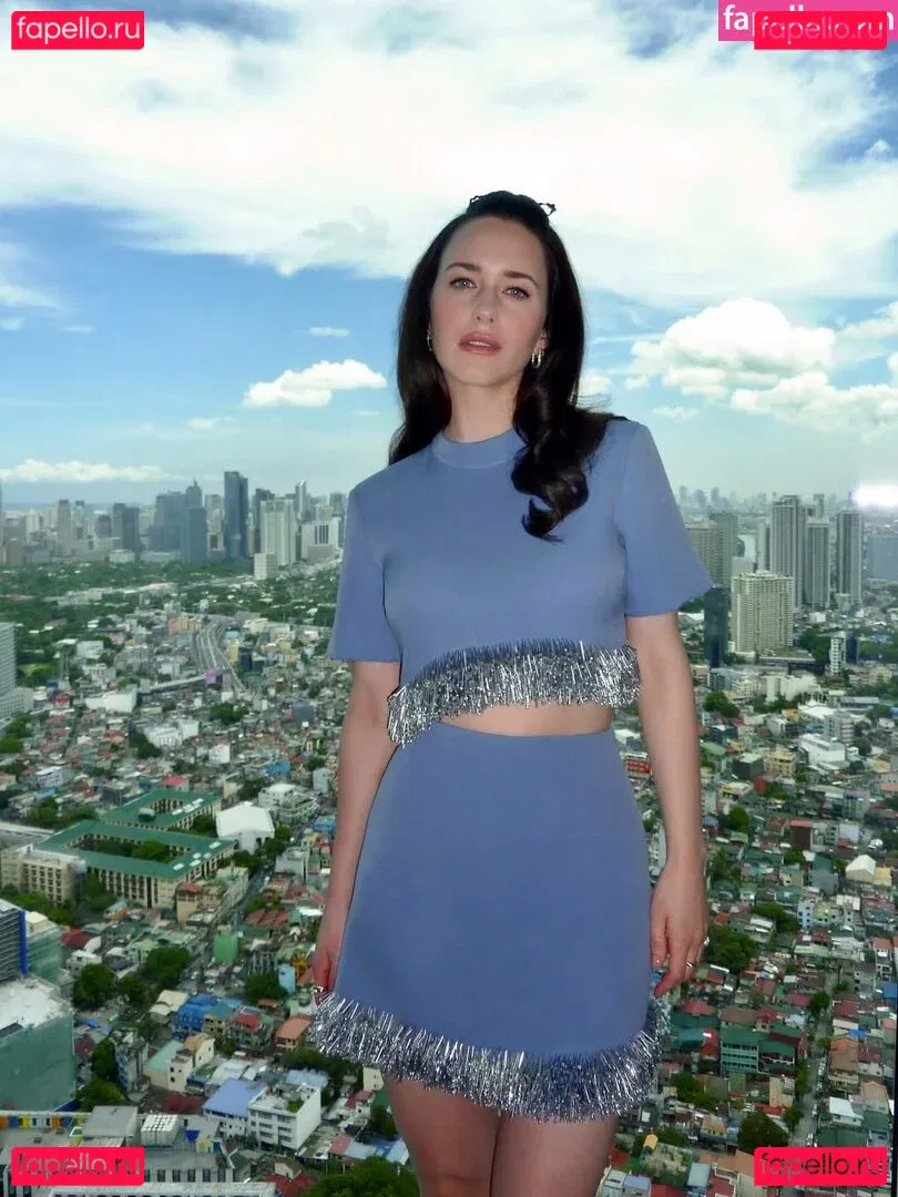 Rachel Brosnahan Onlyfans Photo Gallery 