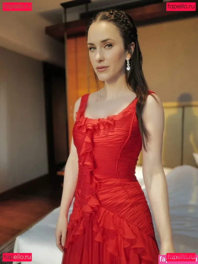 Rachel Brosnahan Onlyfans Photo Gallery 