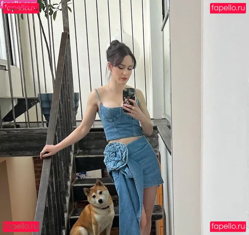 Rachel Brosnahan Onlyfans Photo Gallery 