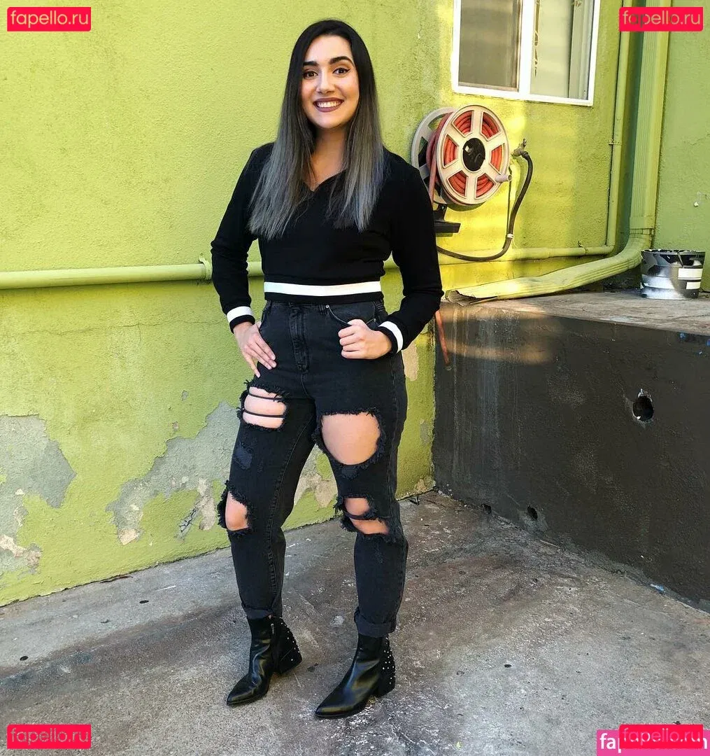 Safiya Nygaard Onlyfans Photo Gallery 