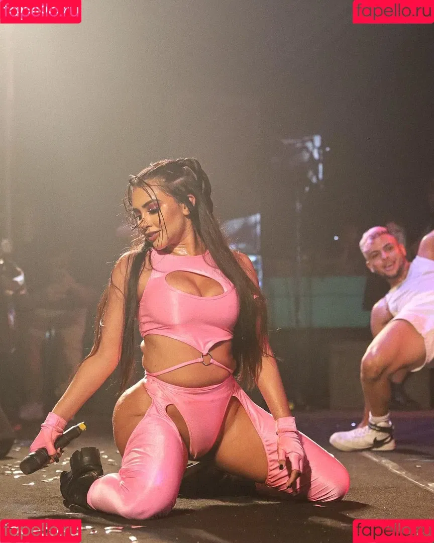 Taina Costa Onlyfans Photo Gallery 
