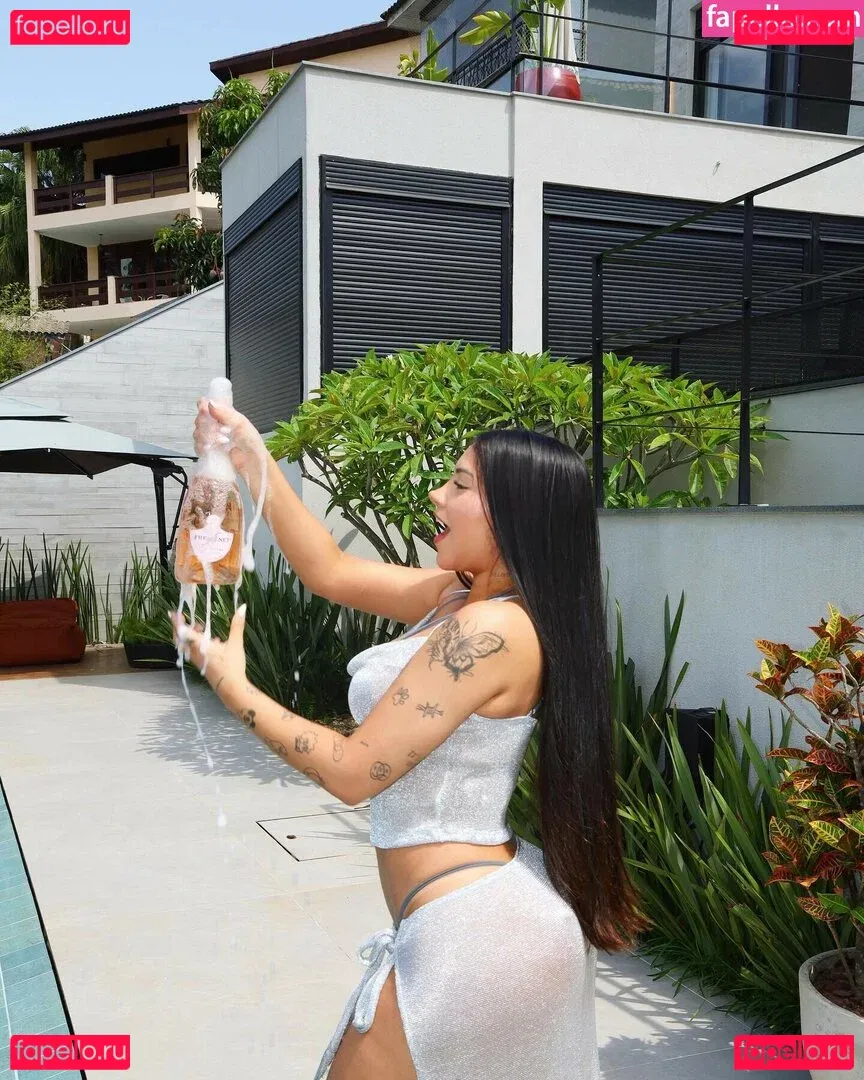 Taina Costa Onlyfans Photo Gallery 