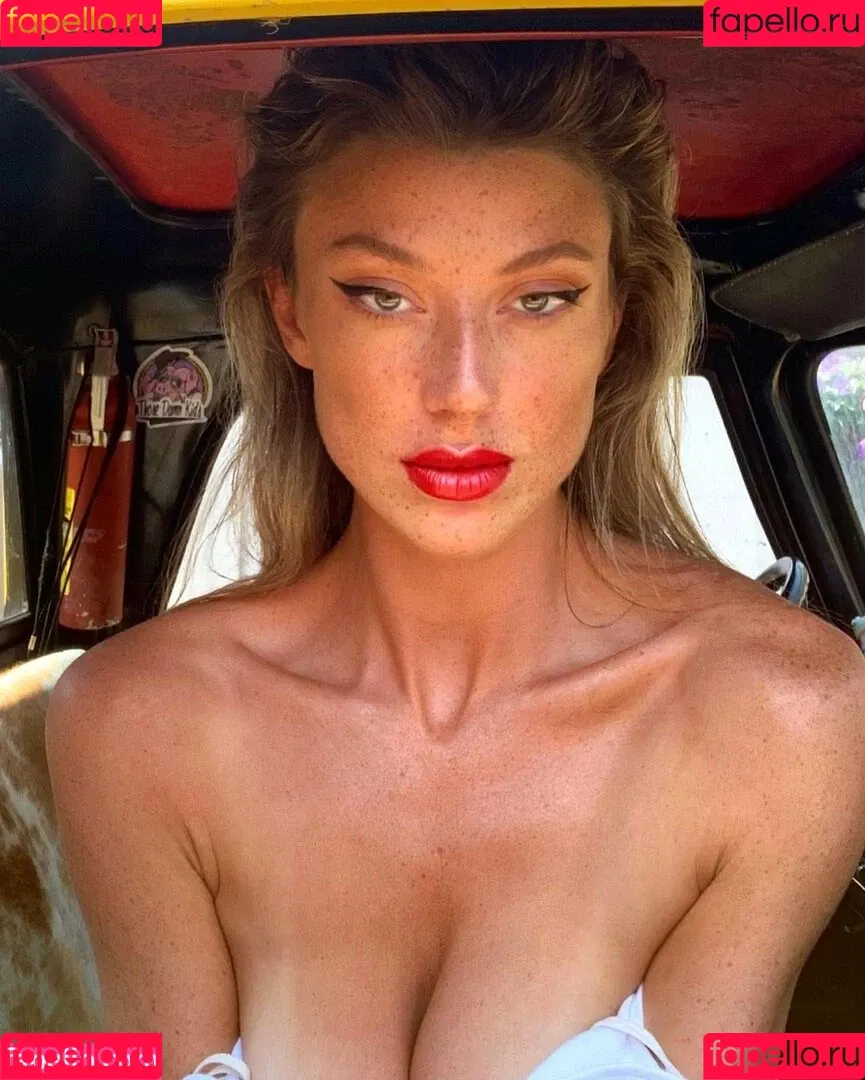 Amanda Tutschek Onlyfans Photo Gallery 