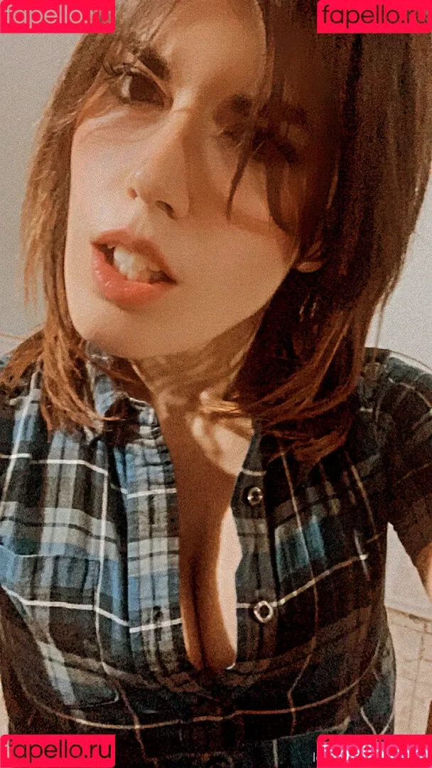 lolitakiwis Onlyfans Photo Gallery 