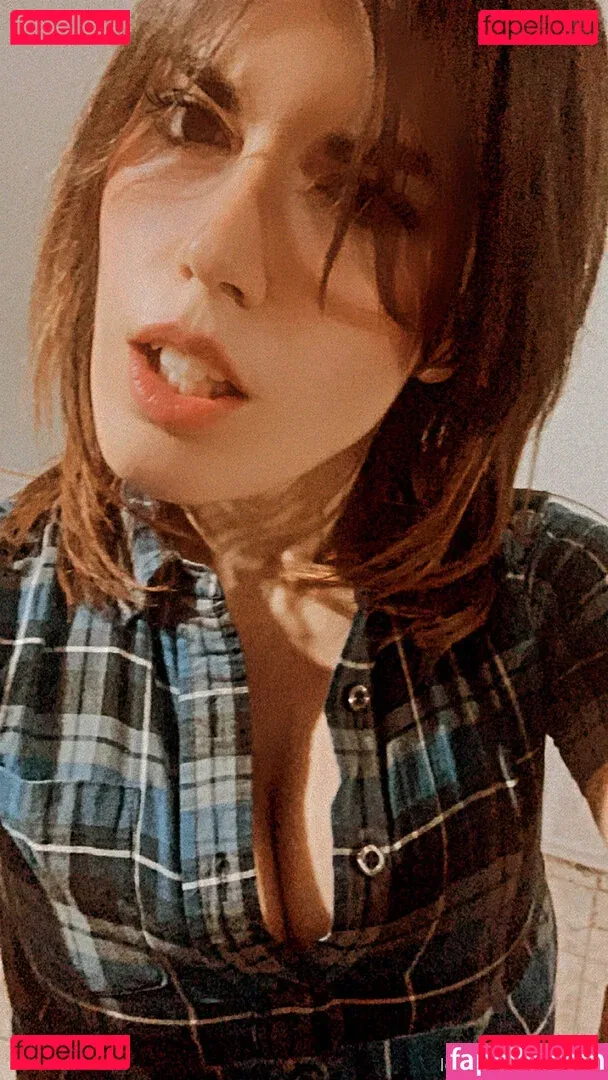 lolitakiwis Onlyfans Photo Gallery 