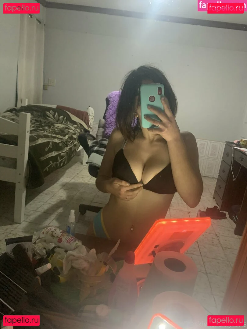 lolitakiwis Onlyfans Photo Gallery 