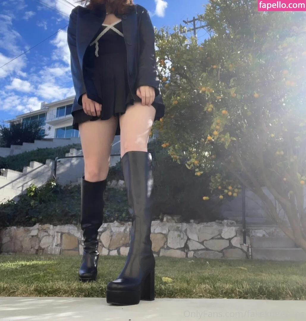 fakekneecaps Onlyfans Photo Gallery 