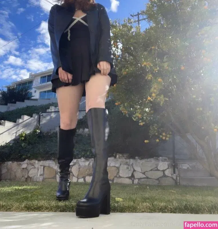 fakekneecaps Onlyfans Photo Gallery 