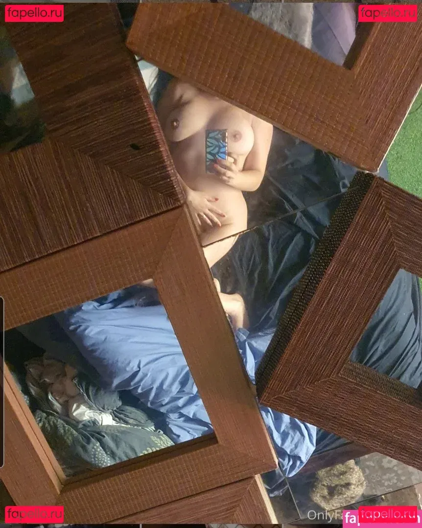 nia.li Onlyfans Photo Gallery 