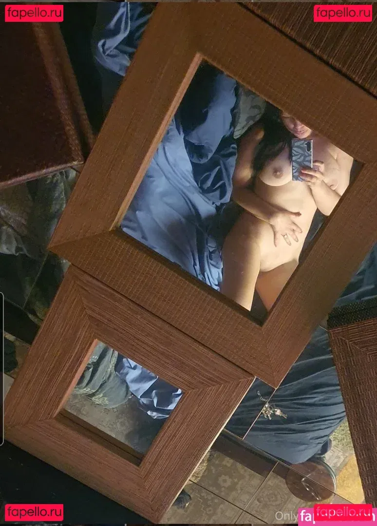 nia.li Onlyfans Photo Gallery 