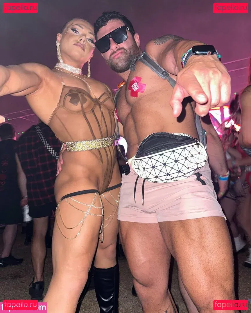 Mel Onlyfans Photo Gallery 