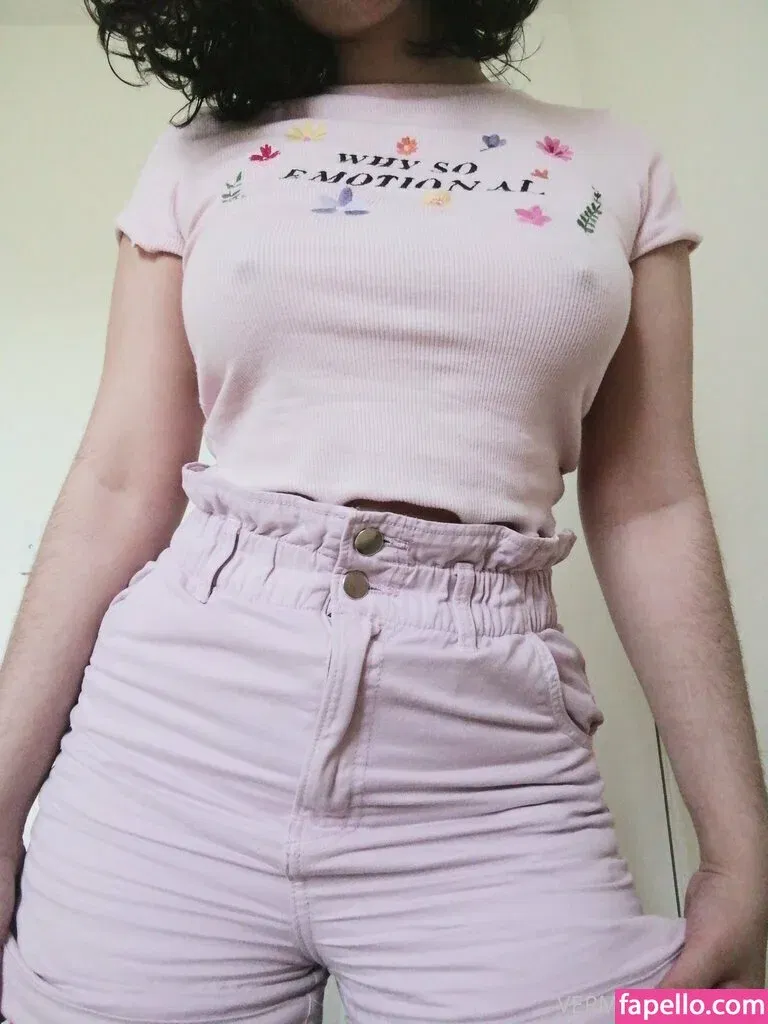 vermilionbelle Onlyfans Photo Gallery 