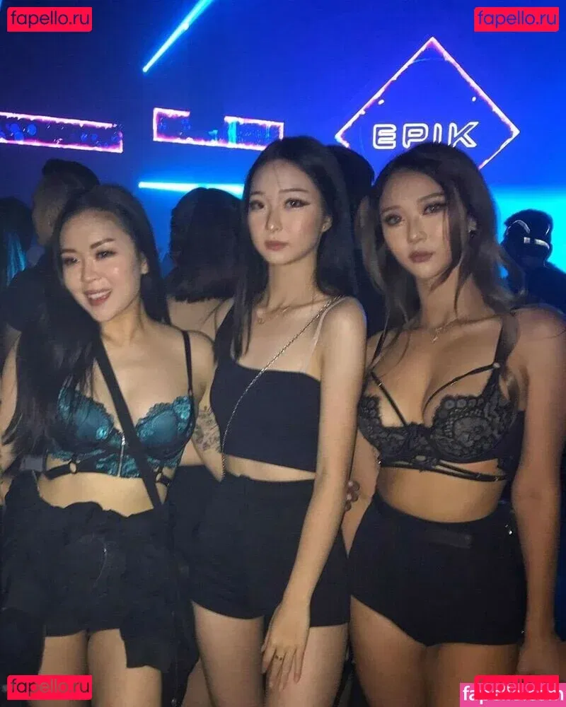 kkarenzeng Onlyfans Photo Gallery 