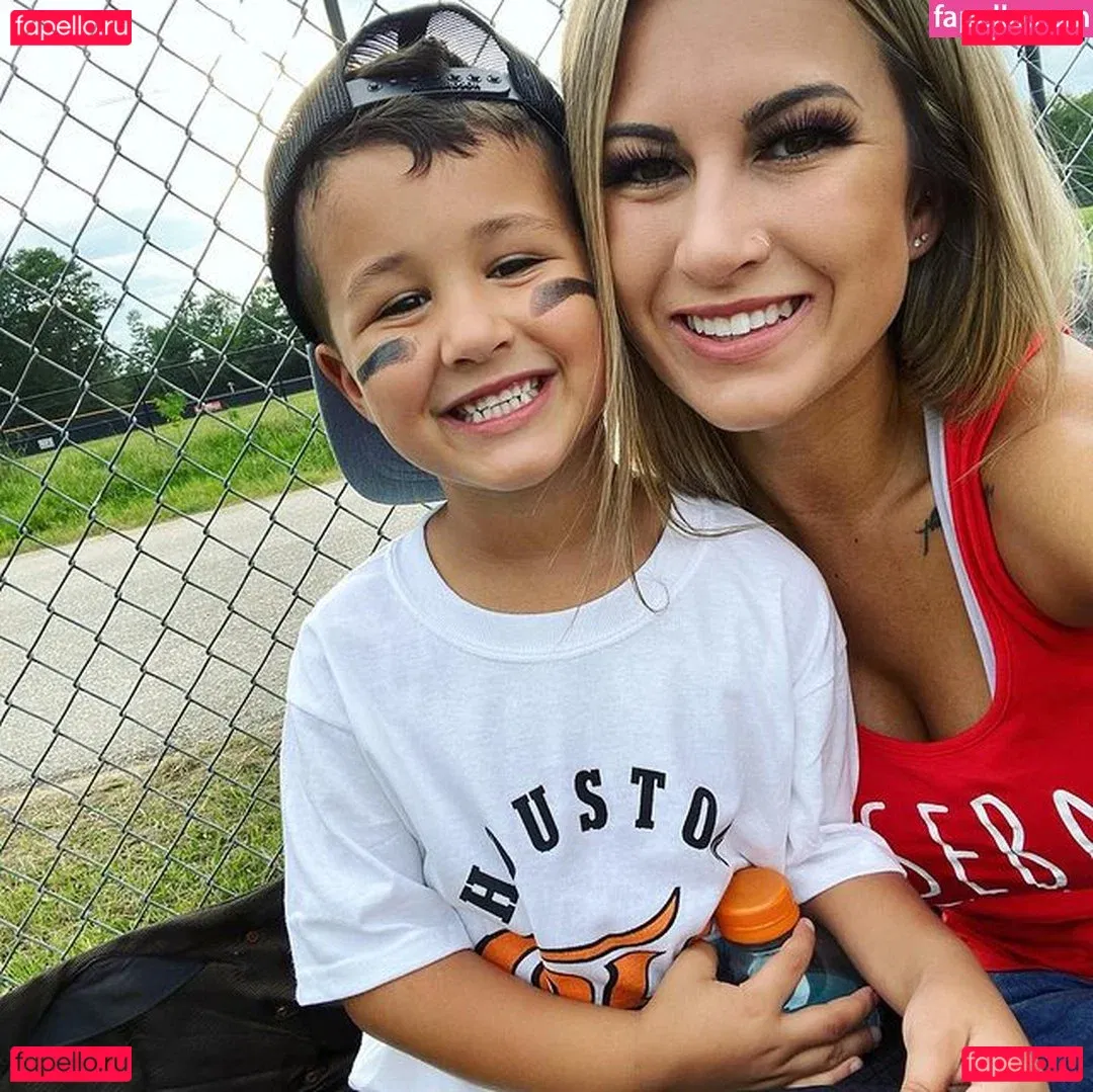 Kayla Lynne Hilton Onlyfans Photo Gallery 