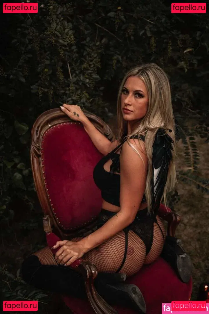 Kayla Lynne Hilton Onlyfans Photo Gallery 