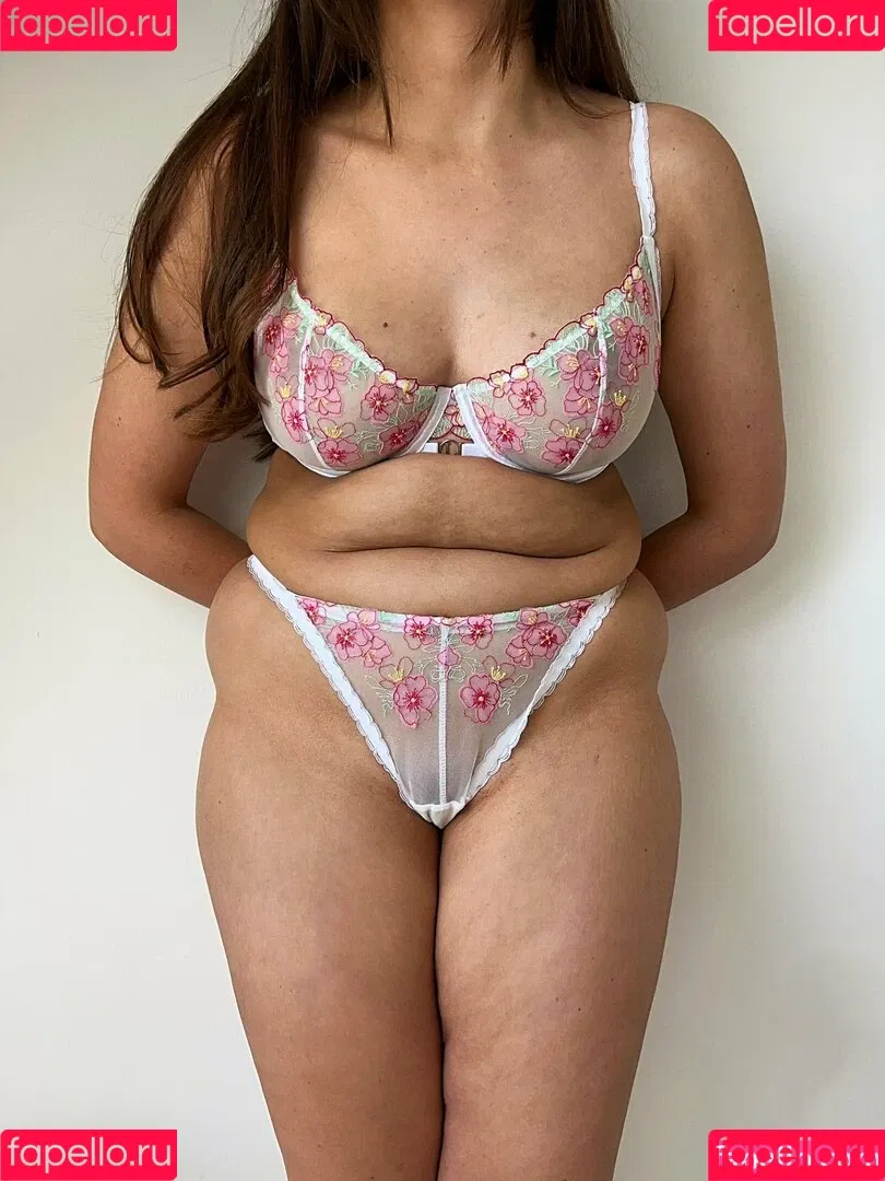 Nelly London Onlyfans Photo Gallery 