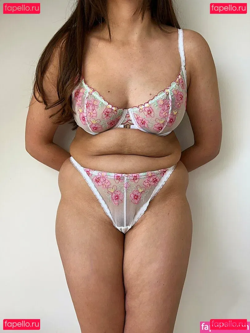 Nelly London Onlyfans Photo Gallery 