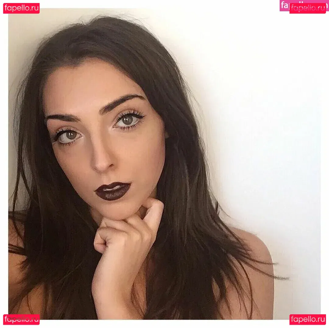 Nelly London Onlyfans Photo Gallery 