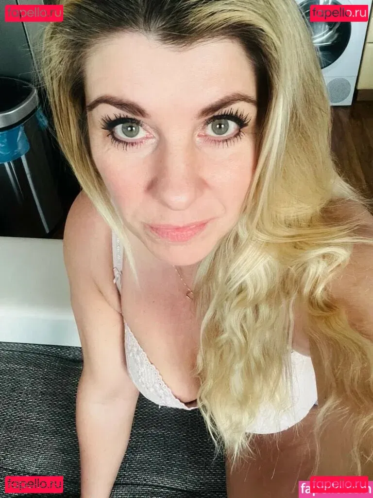 Victoria Love Onlyfans Photo Gallery 