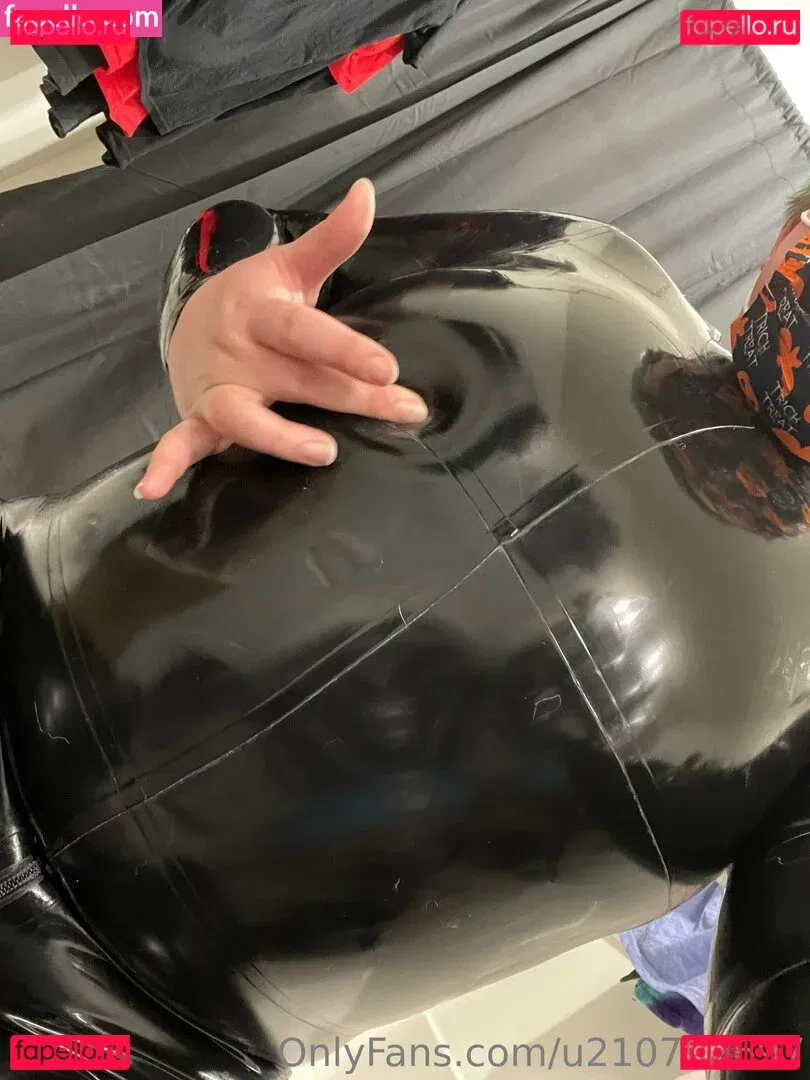 u210792697 Onlyfans Photo Gallery 