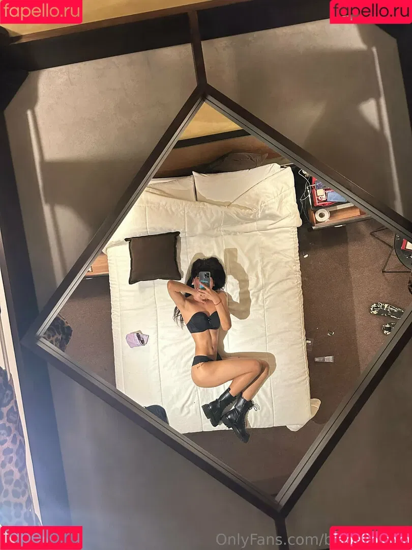 bellaahadid Onlyfans Photo Gallery 