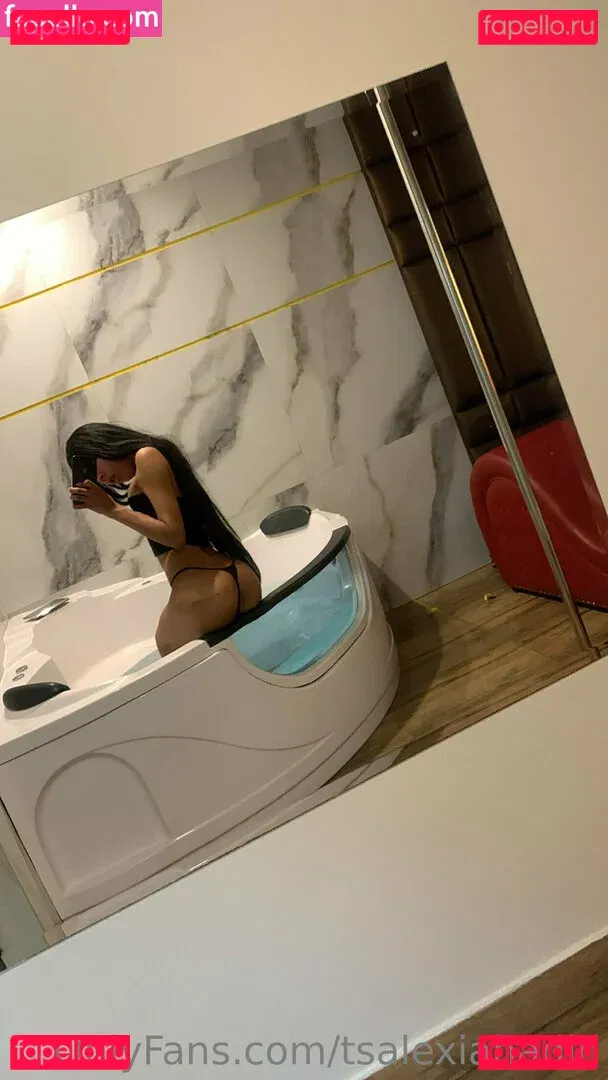 bellaahadid Onlyfans Photo Gallery 