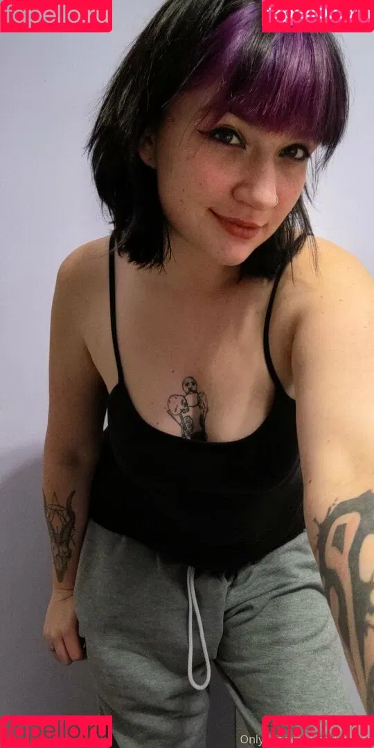 hollygraileonline Onlyfans Photo Gallery 
