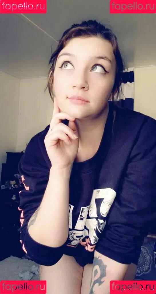 hollygraileonline Onlyfans Photo Gallery 