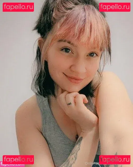 hollygraileonline Onlyfans Photo Gallery 