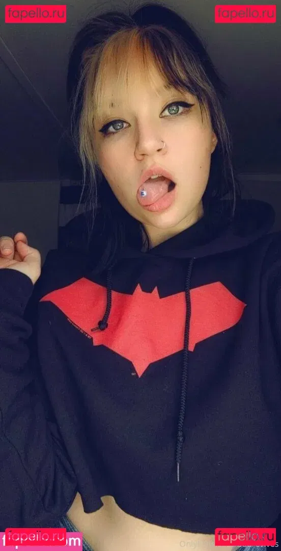 hollygraileonline Onlyfans Photo Gallery 