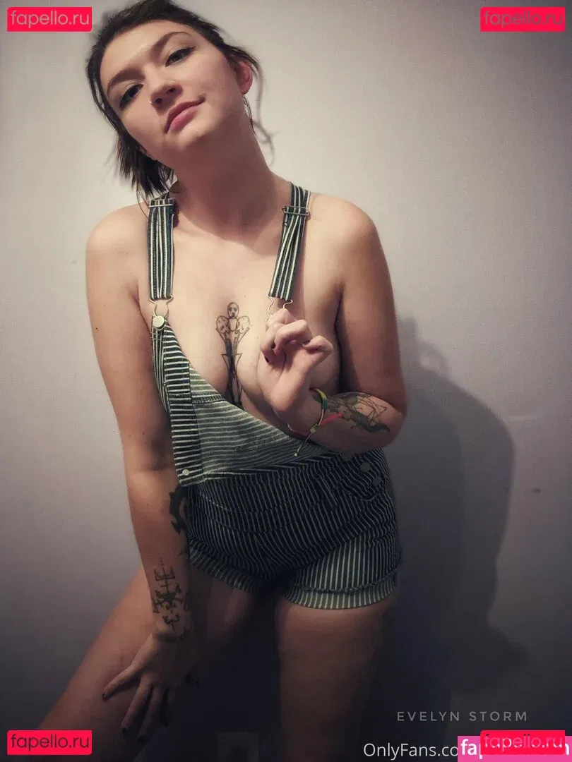 hollygraileonline Onlyfans Photo Gallery 